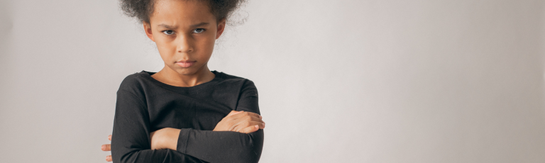 enfant qui parle quand colère-anxiété-besoin de reconnexion enfant intérieur